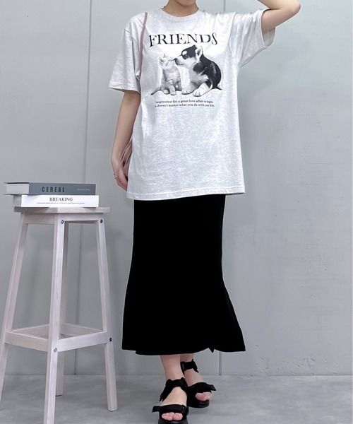 spiritoso（スピリトーゾ）の「【spiritoso】FRIENDS シートプリントTシャツ（Tシャツ/カットソー・レディース・アッシュグレー/ブラック/オートミール/ホワイト・LARGE/MEDIUM）」の19枚目の写真