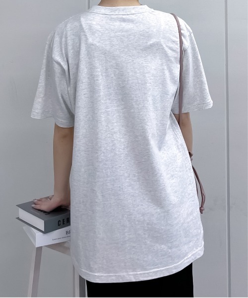 spiritoso（スピリトーゾ）の「【spiritoso】FRIENDS シートプリントTシャツ（Tシャツ/カットソー・レディース・アッシュグレー/ブラック/オートミール/ホワイト・LARGE/MEDIUM）」の22枚目の写真
