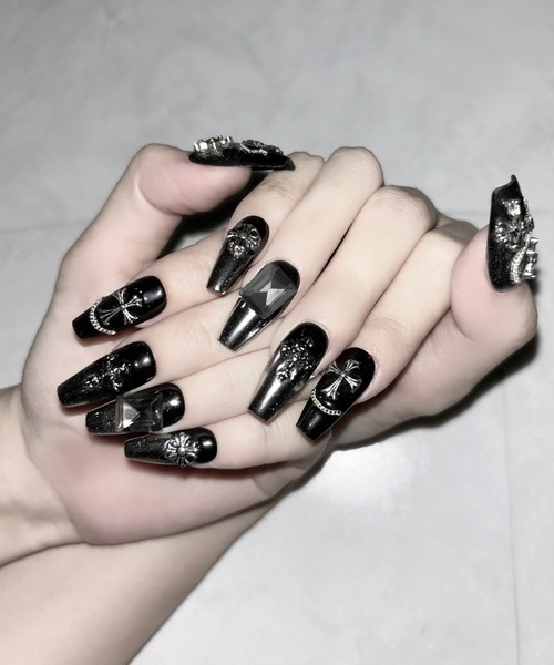 ジェルネイルチップ　グリーン✕黒　チェーン　クラウン　蝶々　縦グラデ ジェルネイルチップ 付け爪 ショート ロング 和風 成人式 黒金