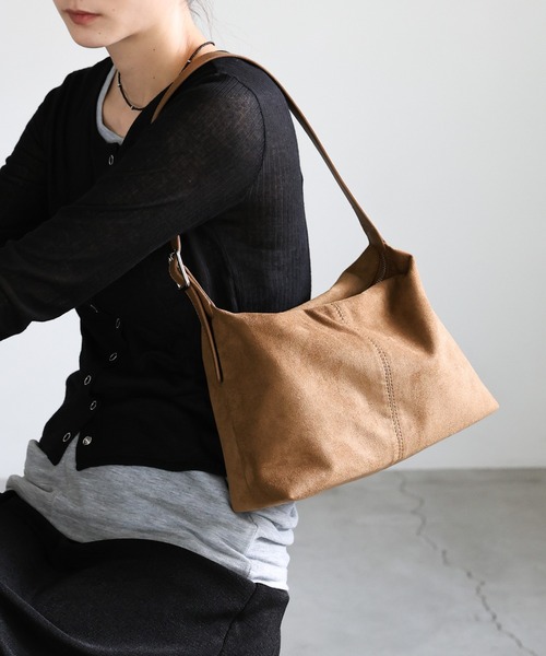 select MOCA(セレクトモカ)の「フェイクスエードワンショルダーバッグ(ショルダーバッグ・レディース・ブラウン/ブラック/グレー・FREE)」の1枚目の写真