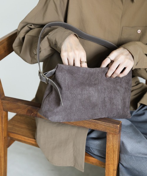 select MOCA（セレクトモカ）の「フェイクスエードワンショルダー