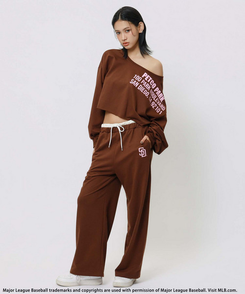 BACK TO THE FIELD(バック トゥー ザ フィールド)の「【MLB】プリントロゴオフショルダーセットアップ(セットアップ・レディース・ブラウン/ブラック/グレー・FREE)」の12枚目の写真