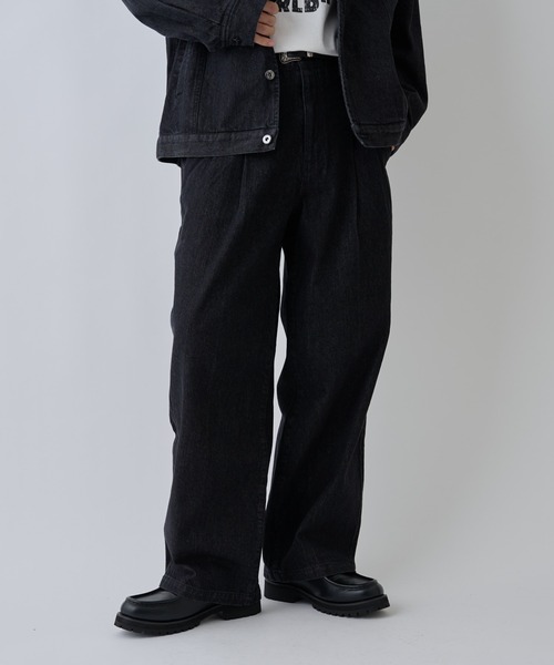 COLONY 2139（コロニートゥーワンスリーナイン）の「2タックストレートデニムスラックス（デニムパンツ・メンズ・ブラック/インディゴブルー・LARGE/MEDIUM）」の17枚目の写真