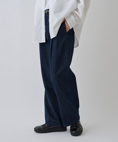 COLONY 2139（コロニートゥーワンスリーナイン）の「2タックストレートデニムスラックス（デニムパンツ・メンズ・ブラック/インディゴブルー・LARGE/MEDIUM）」の20枚目の写真