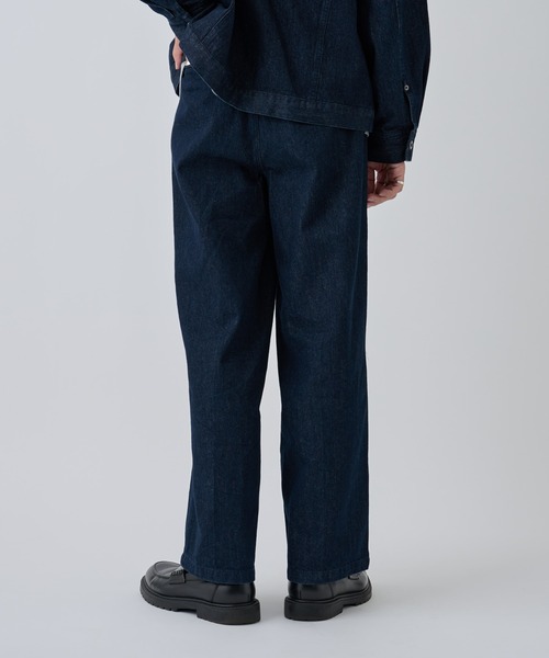 COLONY 2139（コロニートゥーワンスリーナイン）の「2タックストレートデニムスラックス（デニムパンツ・メンズ・ブラック/インディゴブルー・LARGE/MEDIUM）」の21枚目の写真