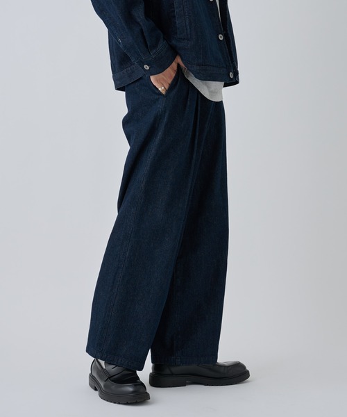 COLONY 2139（コロニートゥーワンスリーナイン）の「2タックストレートデニムスラックス（デニムパンツ・メンズ・ブラック/インディゴブルー・LARGE/MEDIUM）」の22枚目の写真