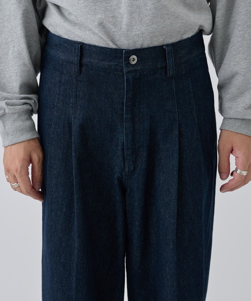 COLONY 2139（コロニートゥーワンスリーナイン）の「2タックストレートデニムスラックス（デニムパンツ・メンズ・ブラック/インディゴブルー・LARGE/MEDIUM）」の9枚目の写真