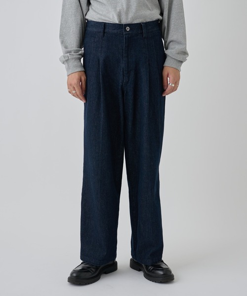 COLONY 2139（コロニートゥーワンスリーナイン）の「2タックストレートデニムスラックス（デニムパンツ・メンズ・ブラック/インディゴブルー・LARGE/MEDIUM）」の6枚目の写真