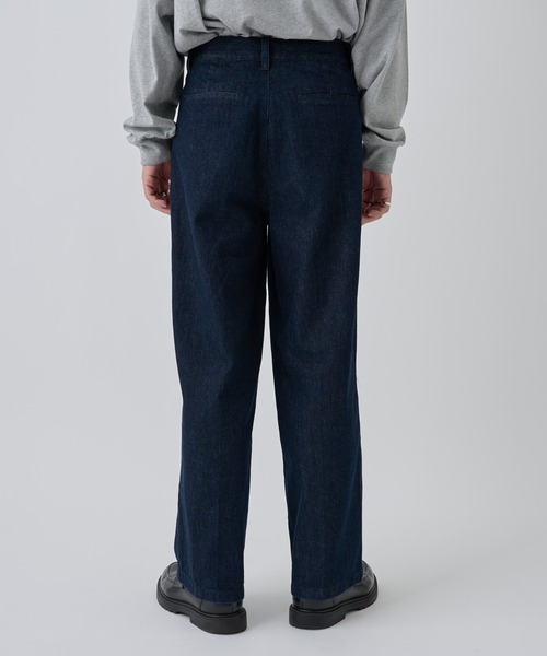 COLONY 2139（コロニートゥーワンスリーナイン）の「2タックストレートデニムスラックス（デニムパンツ・メンズ・ブラック/インディゴブルー・LARGE/MEDIUM）」の8枚目の写真