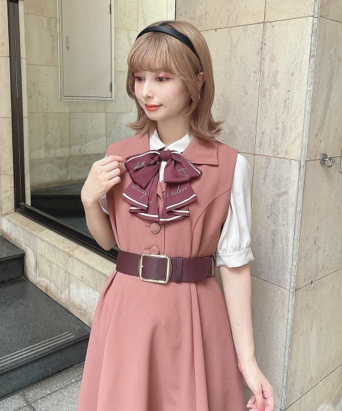 an another angelus（アンアナザーアンジェラス）の「ベルト付き開衿ジレワンピース（ワンピース・レディース・レンガ/グレー・FREE）」の8枚目の写真