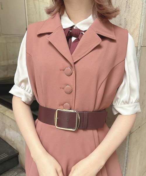 an another angelus（アンアナザーアンジェラス）の「ベルト付き開衿ジレワンピース（ワンピース・レディース・レンガ/グレー・FREE）」の9枚目の写真