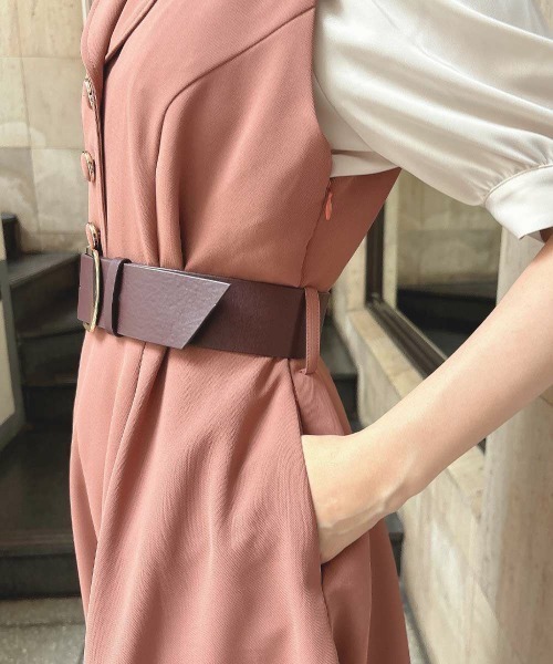 an another angelus（アンアナザーアンジェラス）の「ベルト付き開衿ジレワンピース（ワンピース・レディース・レンガ/グレー・FREE）」の11枚目の写真