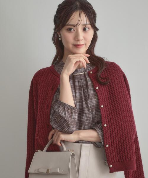 couture brooch（クチュールブローチ）の「【大人可愛い・きれいめ・通勤】ケーブルカーディガン（カーディガン/ボレロ・レディース・ブラック/ボルドー/グレー/グリーン系・36/40/42/38）」の4枚目の写真