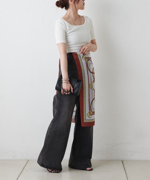 COLONY 2139(コロニートゥーワンスリーナイン)の「スカーフベルト柄 70×70(バンダナ/スカーフ・レディース・オレンジ/オリーブ・FREE)」の3枚目の写真