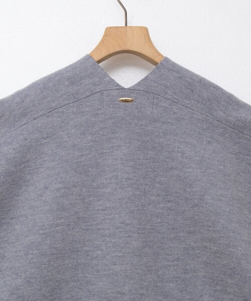 Rie Miller（リエミラー）の「バイカラー強縮ニットショール（ニット/セーター・レディース・ネイビー/ライトグレー・FREE）」の8枚目の写真