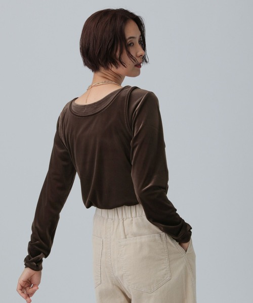 LEPSIM(レプシィム)の「シアーベロアタンクセットプルオーバー 582463(Tシャツ/カットソー・レディース・ライトグレー/ブラウン/ネイビー・FREE)」の15枚目の写真