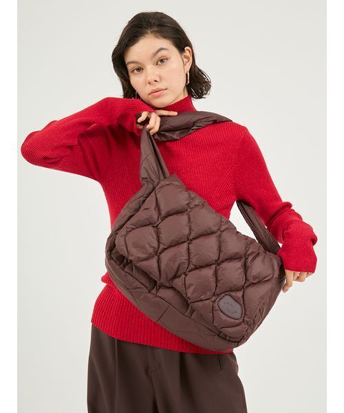 emmi（エミ）の「【emmi×TAION】キルティングショルダーバッグ（ショルダーバッグ・レディース・ブラック/アイボリー/ブラウン・F）」の17枚目の写真