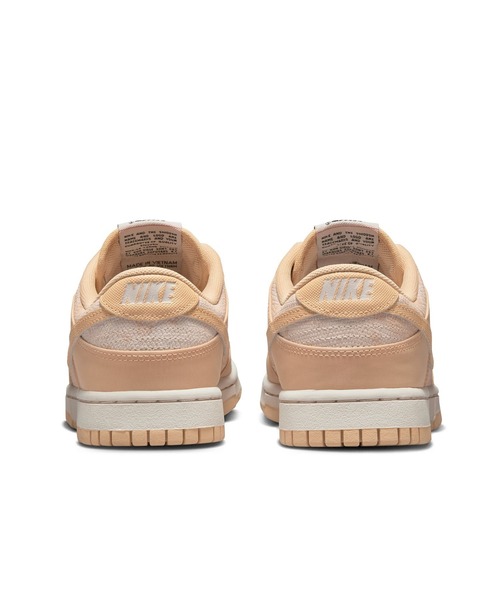 NIKE（ナイキ）の「NIKE WMNS DUNK LOW HJ5777-101（スニーカー・レディース・ベージュ・23.5cm/24cm/24.5cm/25cm）」の3枚目の写真