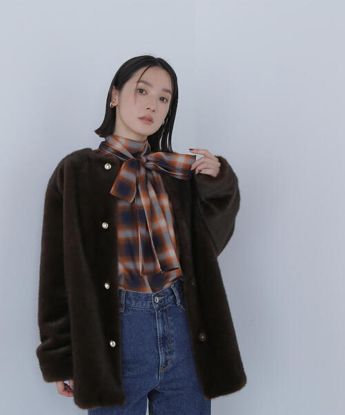 NATURAL BEAUTY BASIC(ナチュラルビューティーベーシック)の「◇フェイクファーノーカラーハーフコート(ノーカラーコート・レディース・ブラウン/ベージュ・FREE)」の5枚目の写真