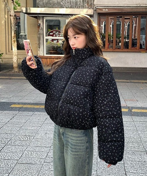 Ressaca(レサーカ)の「小花柄ショートダウンジャケット(ダウンジャケット/コート・レディース・ピンク/ホワイト/グレー/ブラック・M)」の15枚目の写真