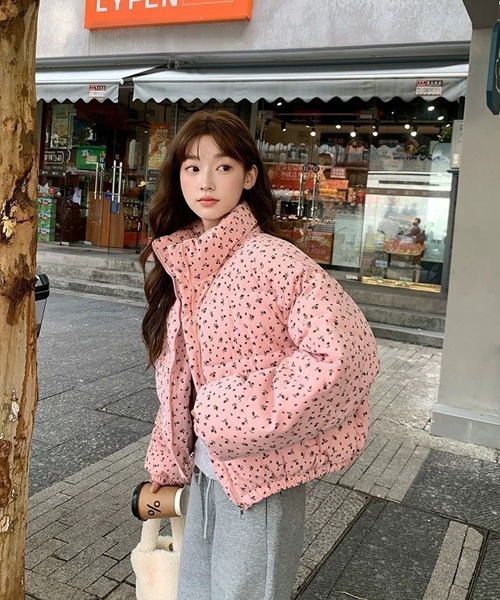 花柄ショート丈ダウンジャケット 小花柄ショートダウンジャケット（ダウンジャケット/コート）｜Ressaca