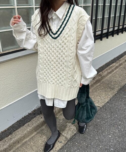 WILLOW（ウィロー）の「【willow】チルデンニットベスト（ベスト・レディース・グレー/オフホワイト・ONE SIZE）」の4枚目の写真