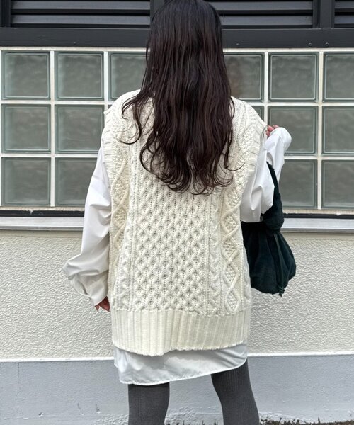 WILLOW（ウィロー）の「【willow】チルデンニットベスト（ベスト・レディース・グレー/オフホワイト・ONE SIZE）」の5枚目の写真