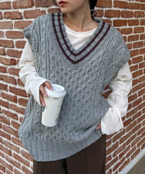 WILLOW（ウィロー）の「【willow】チルデンニットベスト（ベスト・レディース・グレー/オフホワイト・ONE SIZE）」の10枚目の写真