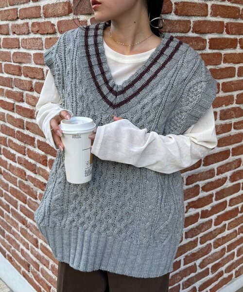 WILLOW（ウィロー）の「【willow】チルデンニットベスト（ベスト・レディース・グレー/オフホワイト・ONE SIZE）」の14枚目の写真