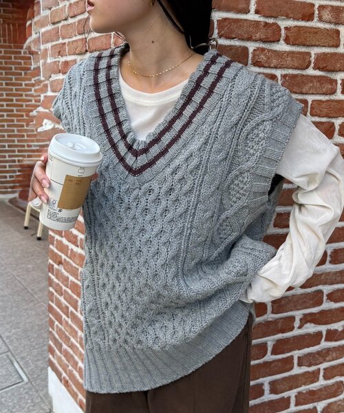 WILLOW（ウィロー）の「【willow】チルデンニットベスト（ベスト・レディース・グレー/オフホワイト・ONE SIZE）」の9枚目の写真