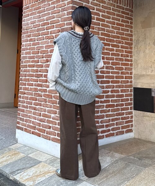 WILLOW（ウィロー）の「【willow】チルデンニットベスト（ベスト・レディース・グレー/オフホワイト・ONE SIZE）」の19枚目の写真