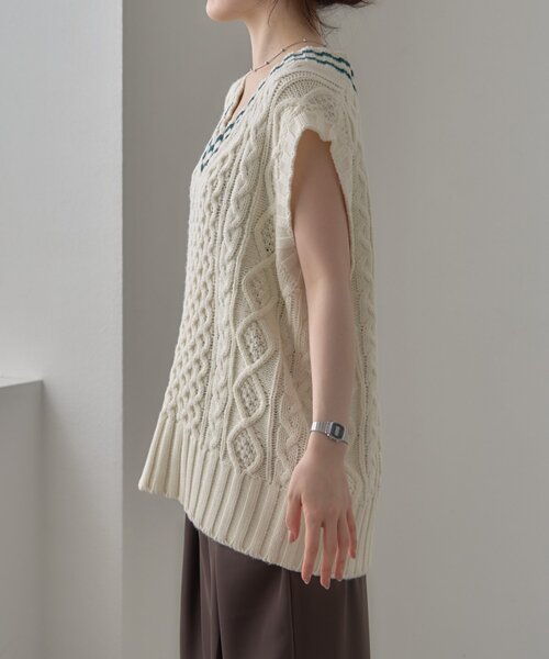 WILLOW（ウィロー）の「【willow】チルデンニットベスト（ベスト・レディース・グレー/オフホワイト・ONE SIZE）」の21枚目の写真