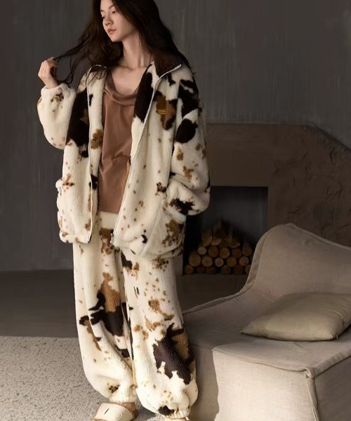 セール】ウシ柄 ルームウェア 上下セット（ルームウェア/パジャマ