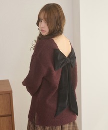 お色は濃いボルドー色で控えめなカラーです。たっぷりで中に厚めのセーターも着れます kotohayokozawa】BI-COLOR VELOR PULLOVER｜CONVERSE TOKYO