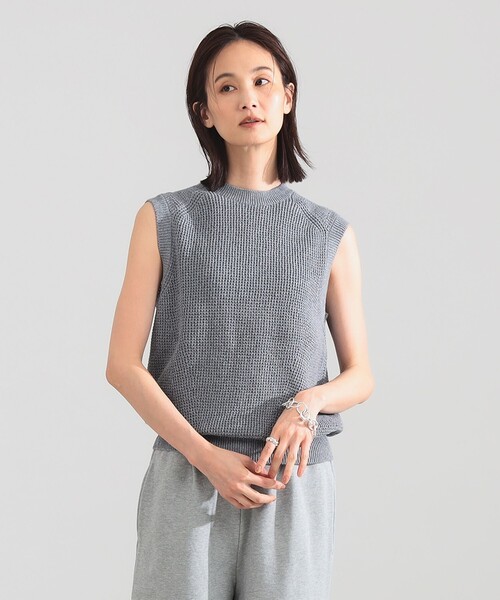 Demi-Luxe BEAMS(デミルクス ビームス)の「【7/24値下げ】【別注】SLOANE / 7ゲージ 畦編 クルーネック ノースリーブ(ニット/セーター・レディース・ホワイト系その他5/グレー・1)」の2枚目の写真