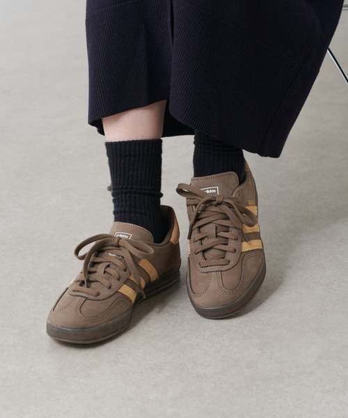 COLLAGE GALLARDAGALANTE(コラージュガリャルダガランテ)の「adidas/GAZELLE INDOOR(スニーカー・レディース・ダークブラウン・23.5cm/24cm/24.5cm)」の3枚目の写真