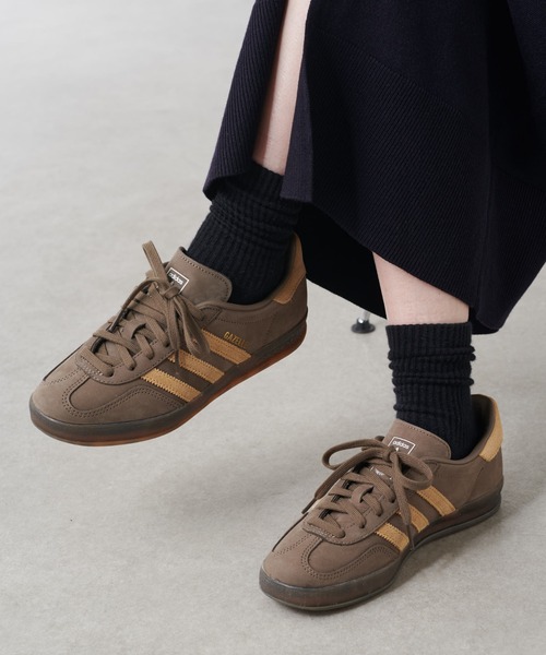 COLLAGE GALLARDAGALANTE(コラージュガリャルダガランテ)の「adidas/GAZELLE INDOOR(スニーカー・レディース・ダークブラウン・23.5cm/24cm/24.5cm)」の5枚目の写真