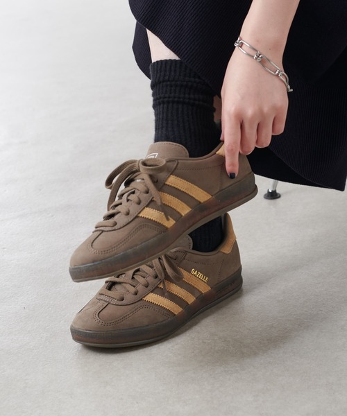 COLLAGE GALLARDAGALANTE(コラージュガリャルダガランテ)の「adidas/GAZELLE INDOOR(スニーカー・レディース・ダークブラウン・23.5cm/24cm/24.5cm)」の6枚目の写真