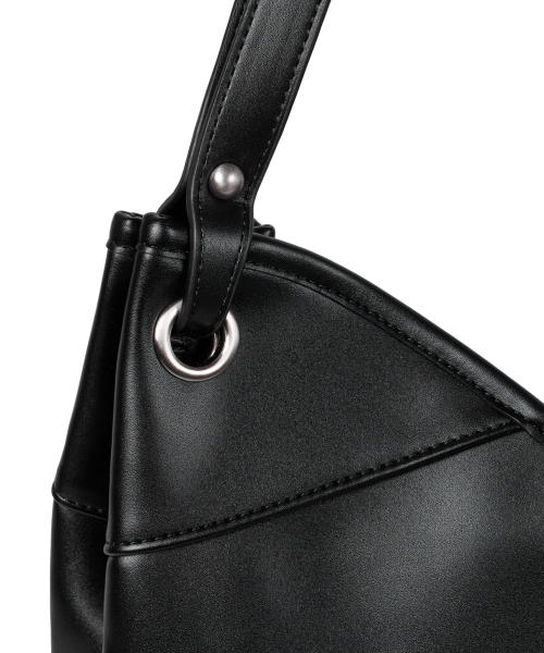 IUGAMAKARAS（イウガマカラス）の「Essential Hobo Shoulder Bag (Black)（ショルダーバッグ・レディース・その他・FREE）」の11枚目の写真