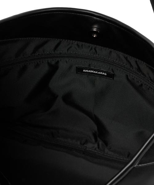 IUGAMAKARAS（イウガマカラス）の「Essential Hobo Shoulder Bag (Black)（ショルダーバッグ・レディース・その他・FREE）」の13枚目の写真