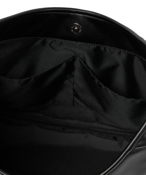 IUGAMAKARAS（イウガマカラス）の「Essential Hobo Shoulder Bag (Black)（ショルダーバッグ・レディース・その他・FREE）」の14枚目の写真