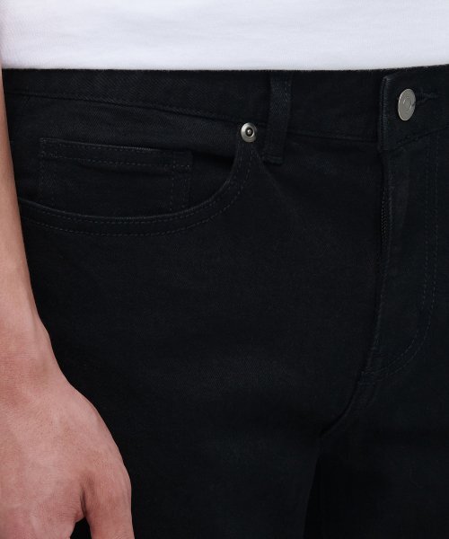 MUSINSA STANDARD（ムシンサスタンダード）の「スラッシュスリムクロップドデニムパンツ[ブラック]（デニムパンツ・メンズ・その他・33/26/27/28/29/42/36/34/32/30/31/40/38）」の4枚目の写真