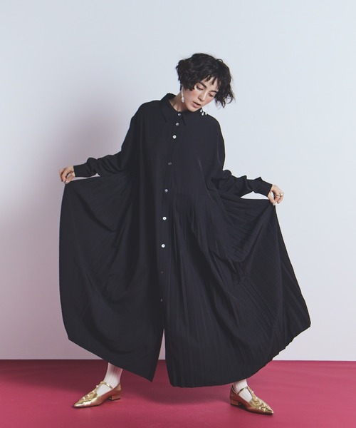 manana suerte(マニャーナスエルテ)の「アシンメトリープリーツワンピース(ワンピース・レディース・ブラック/ブルー・FREE)」の2枚目の写真