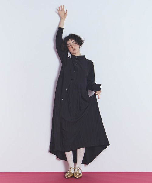 manana suerte(マニャーナスエルテ)の「アシンメトリープリーツワンピース(ワンピース・レディース・ブラック/ブルー・FREE)」の5枚目の写真