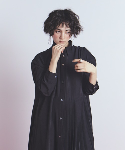 manana suerte(マニャーナスエルテ)の「アシンメトリープリーツワンピース(ワンピース・レディース・ブラック/ブルー・FREE)」の11枚目の写真