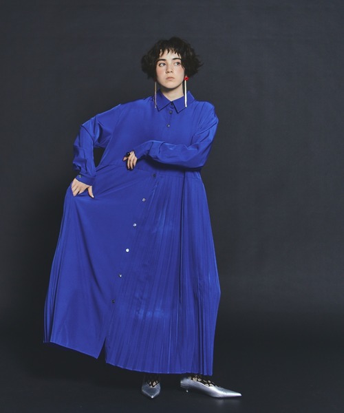 manana suerte(マニャーナスエルテ)の「アシンメトリープリーツワンピース(ワンピース・レディース・ブラック/ブルー・FREE)」の18枚目の写真