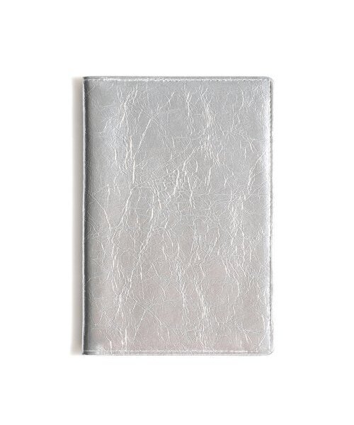 FENNEC（フェネック）の「CRINKLE PASSPORT CASE - SILVER（札入れ/マネークリップ・レディース・その他・FREE）」の3枚目の写真