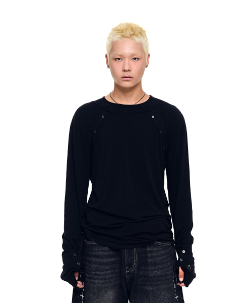 AAKAM(アーカム)の「Layered Long Sleeve (Black)(Tシャツ/カットソー・レディース・その他・1/2)」の2枚目の写真