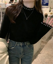 パール付きフリルハイネックリブニットトップス