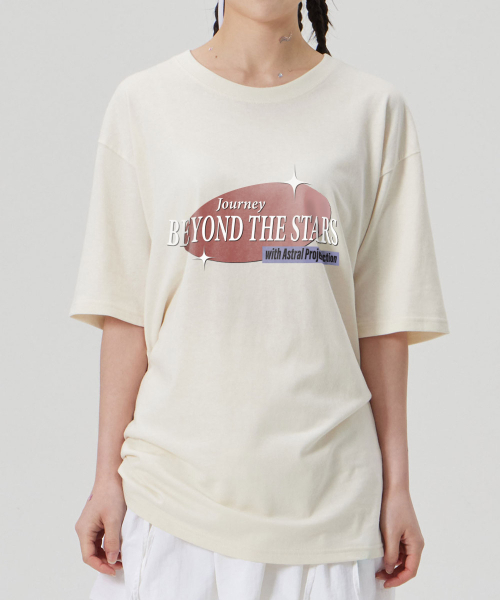 ASTRAL PROJECTION（アストラルプロジェクション）の「[ビヨンド ザ スターズ]コットンルーズフィット半袖Tシャツ_バターミルク（Tシャツ/カットソー・メンズ・その他・LARGE/MEDIUM/X-LARGE/XX-LARGE）」の3枚目の写真
